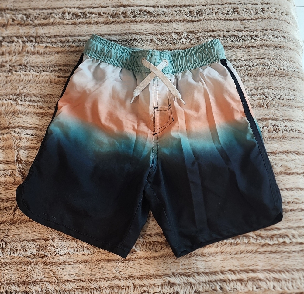6/7 boys swim trunks